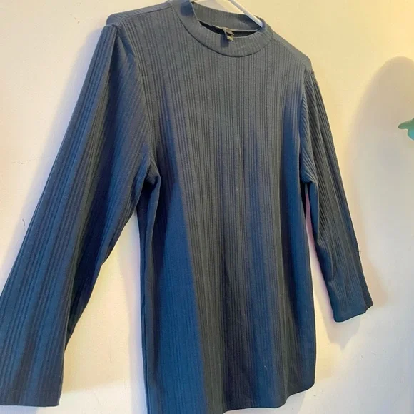 J.Crew Ribbed Knit Top – Size Medium - Picture 5 of 6